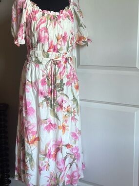Women’s Floral Off-Shoulder Maxi Dress in Pink and White